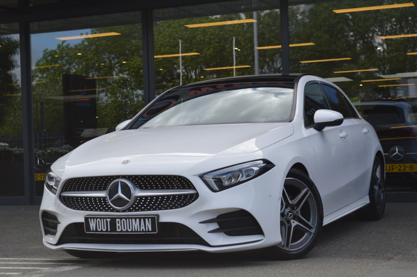 Mercedes-Benz A-klasse - 180 AMG Led Panorama Widescreen Camera CarPlay Pdc - AutoWereld.nl