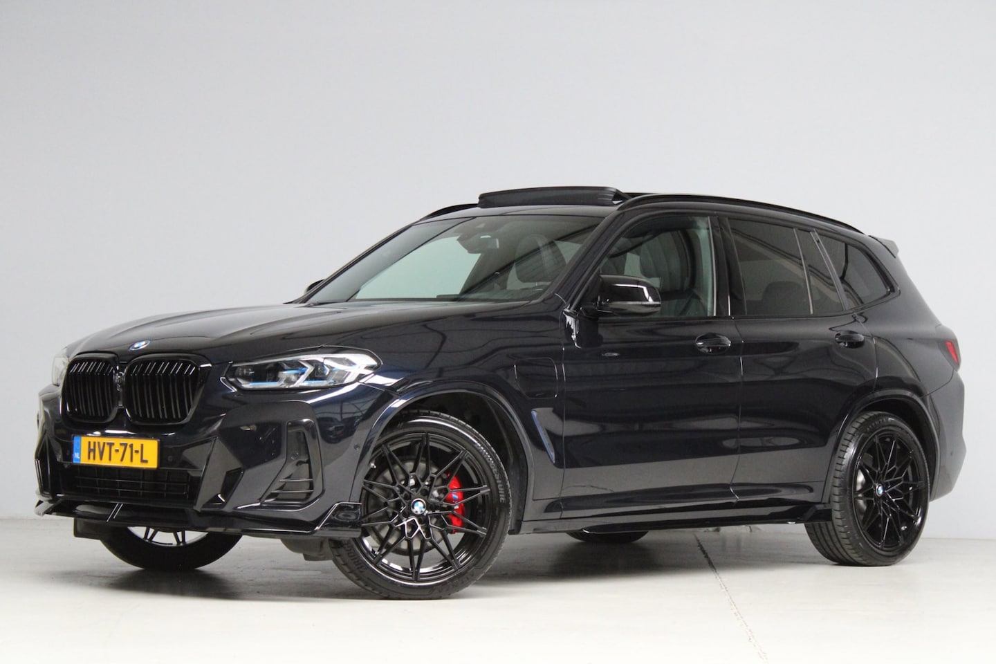 BMW X3 - XDrive30e M-sport | panoramadak | head-up | elek. trekhaak | harmankardon | keyless entry - AutoWereld.nl