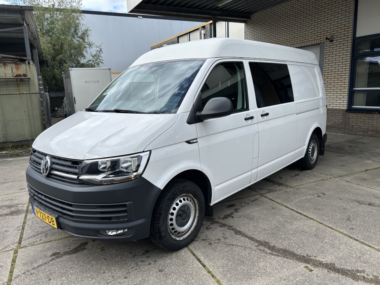 Volkswagen Transporter - 2.0 TDI L2H2 4 MOTION AUT NAVI LANG HOOG - AutoWereld.nl