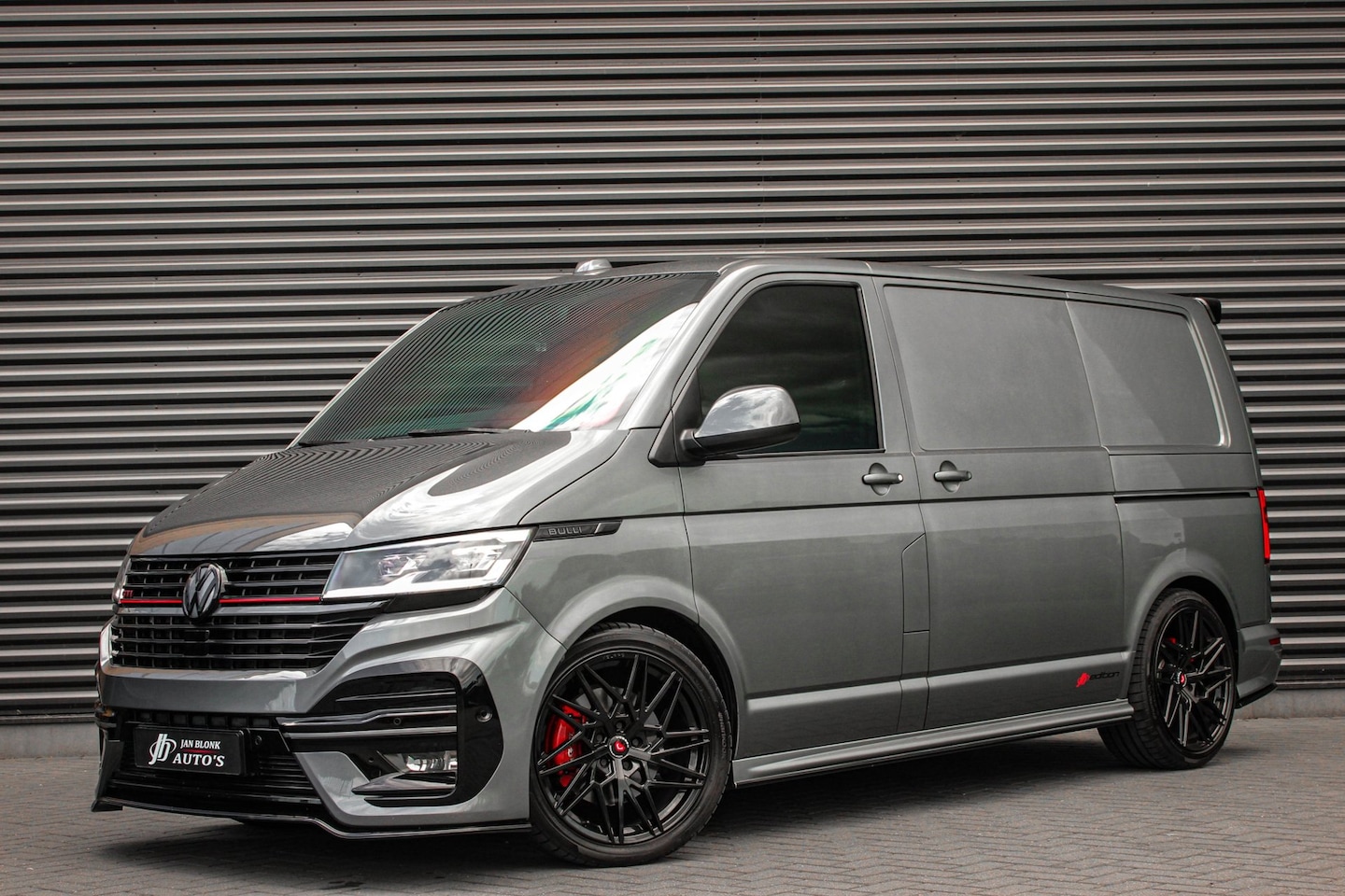 Volkswagen Transporter - 2.0 TDI L1H1 204PK JB- EDITION DSG / PDC / SCHROEFSET / GTI INTERIEUR / SUBWOOFER / APPLE - AutoWereld.nl