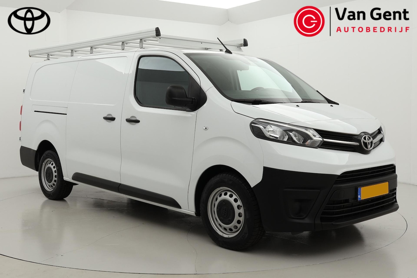 Toyota PROACE Long Worker - 2.0 D-4D Live | Trekhaak | Imperiaal | Navigatie | Parkeersensoren achter | Apple Carplay - AutoWereld.nl