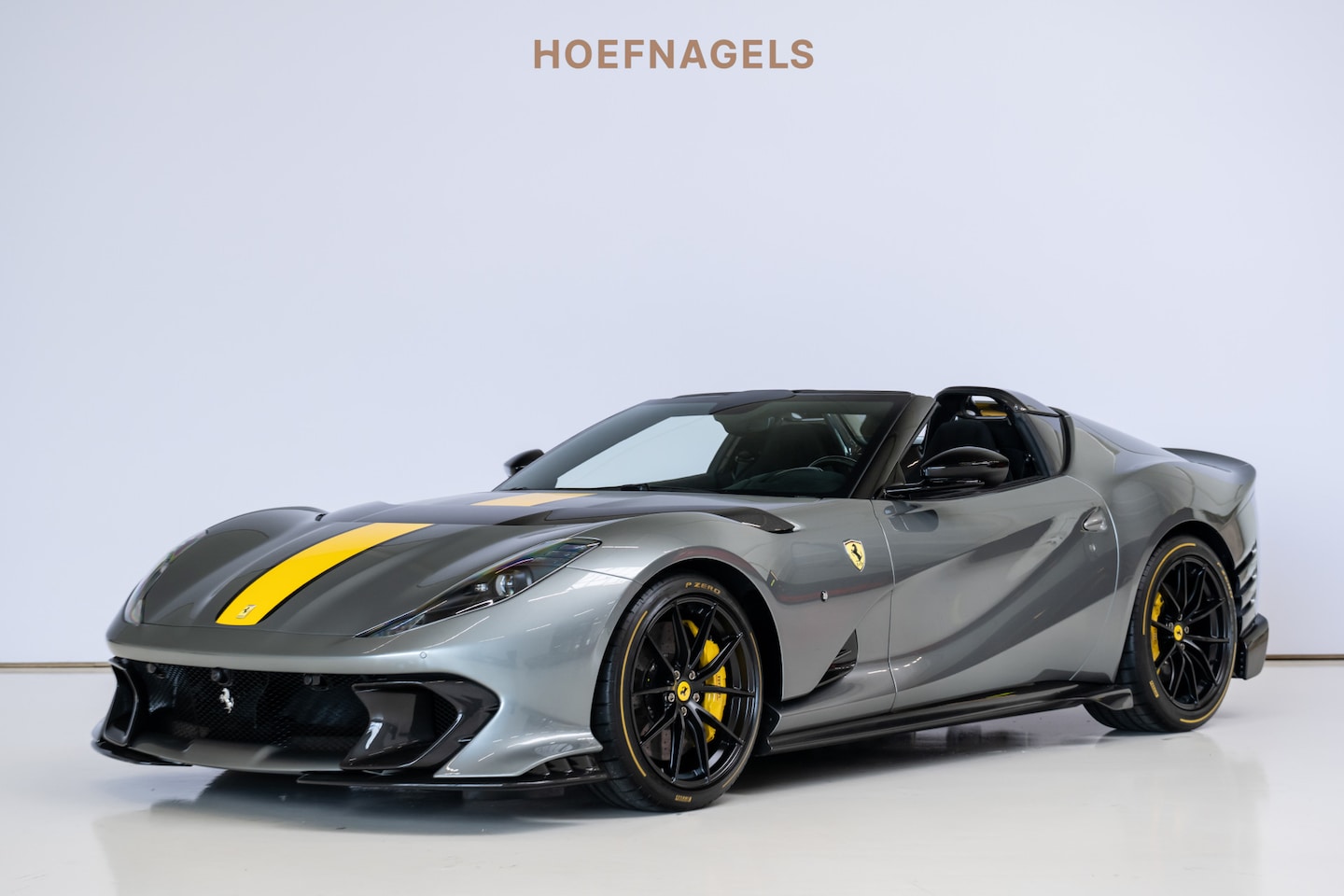 Ferrari 812 Competizione A - Painted Stripe, Delivery Mileage 6.5 V12 - AutoWereld.nl