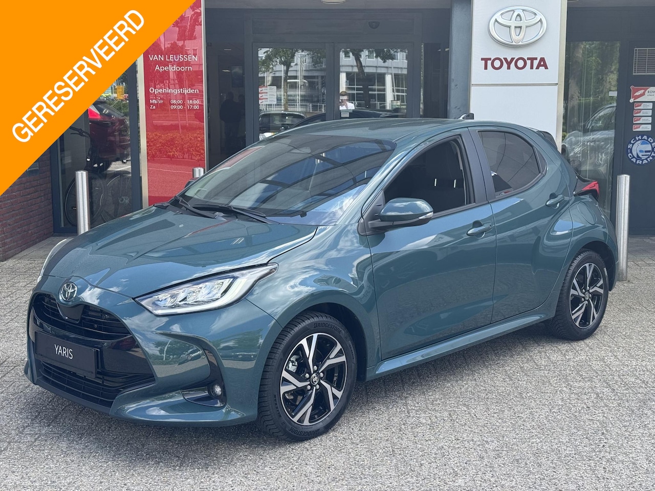 Toyota Yaris - 1.5 Hybrid 115 DYNAMIC STOEL/STUURVERW BLIND SPOT PARK-SENSOREN NAVI 16'' LM-VELGEN KEYLES - AutoWereld.nl
