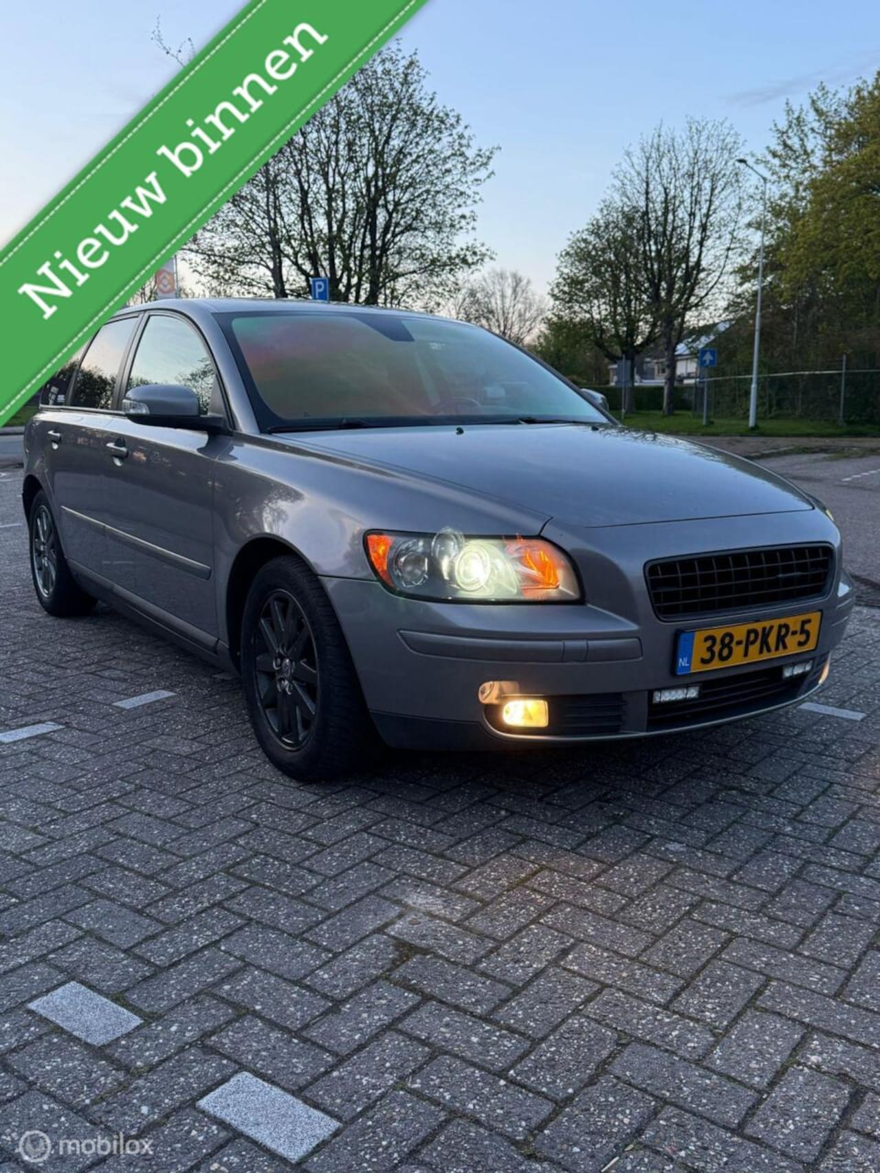 Volvo V50 - 2.4 D5 Edition II Sport 2.4 D5 Edition II Sport - AutoWereld.nl