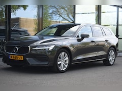 Volvo V60 - B4 197pk Momentum Business | Leder | Trekhaak | Camera