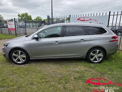 Peugeot 308 SW - 1.2 e-THP Première pano navi camera led
