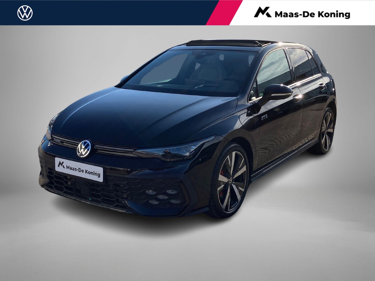 Volkswagen Golf - 1.5eHybrid 200kW/272PK Black Style GTE · Panoramadak · Leder · Trekhaak · Camera · Apple/A - AutoWereld.nl