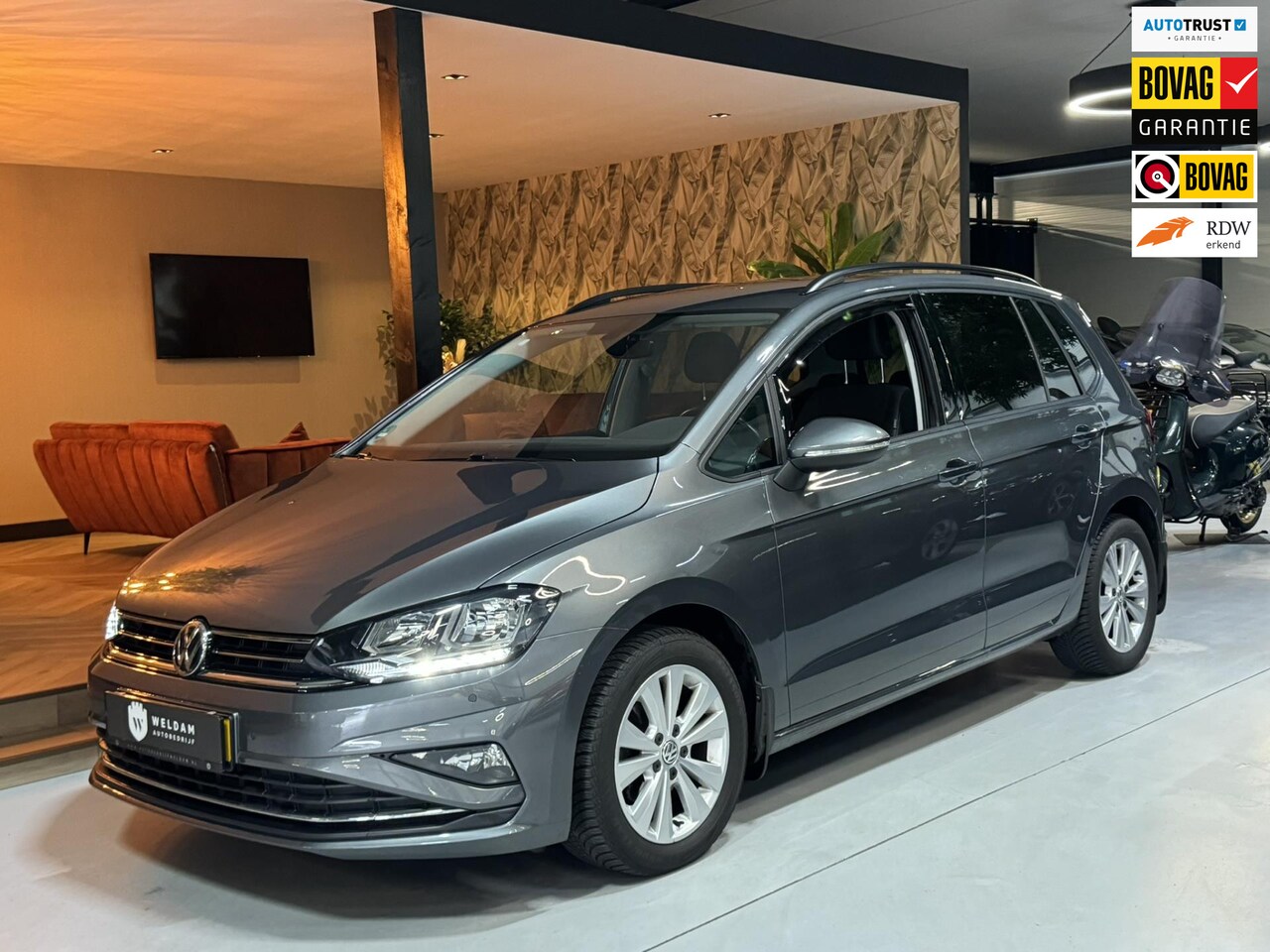 Volkswagen Golf Sportsvan - 1.0 TSI Comfortline Garantie Trekhaak Carplay Adoptieve Cruise Navi Clima Led Dab PDC Rijk - AutoWereld.nl
