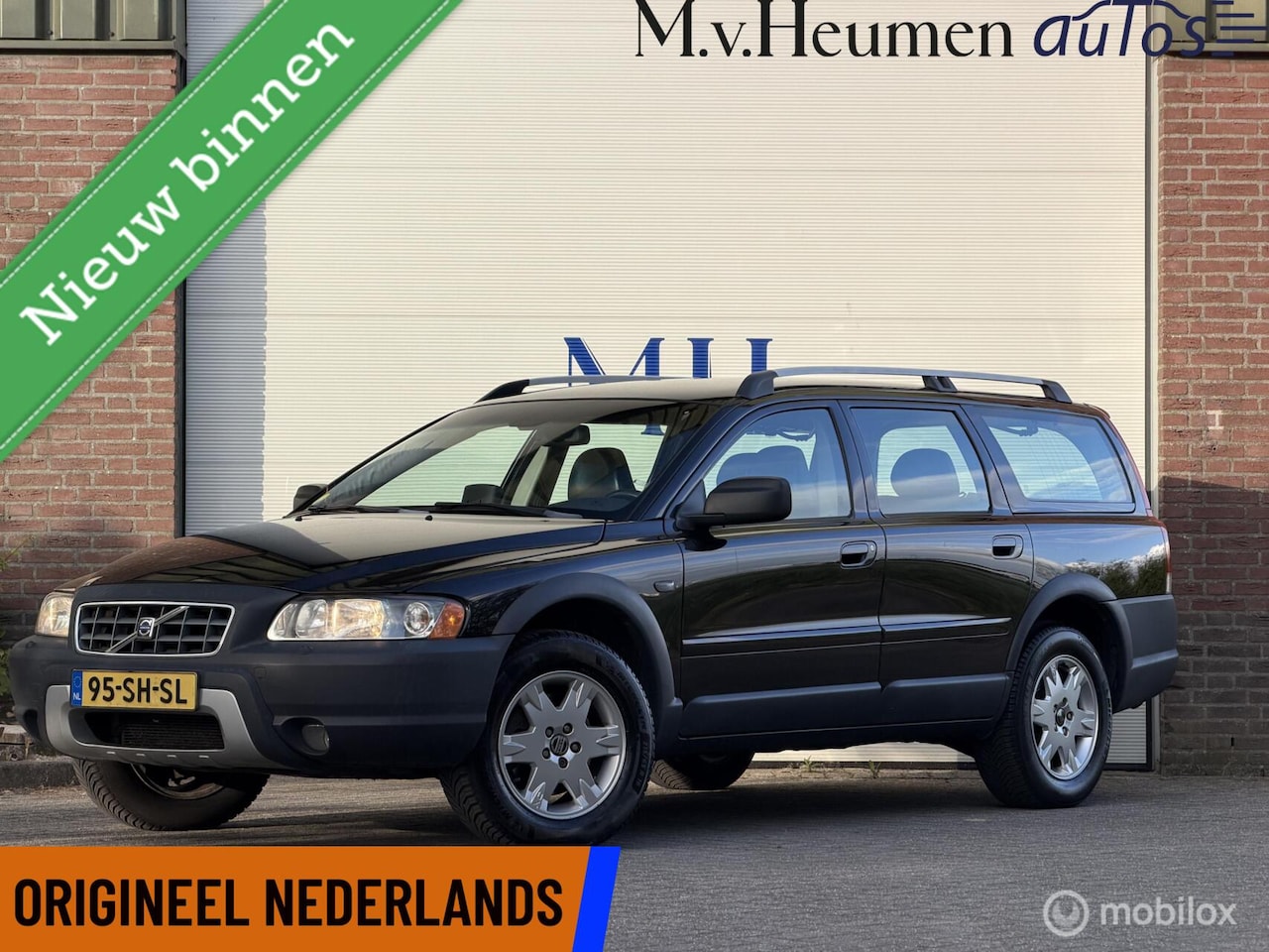 Volvo XC70 - 2.5 T ORG NED 2DE EIG Leder Stoelverwarming Trekhaak - AutoWereld.nl