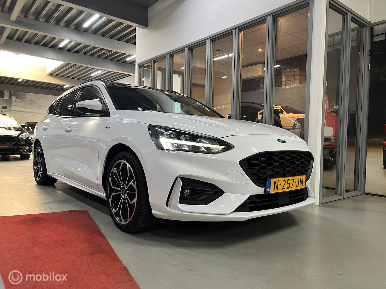 Ford Focus Wagon - 1.0 Hybrid Titanium X PANO VIRTUAL ELEK KLEP CAMERA VOL OPTIES - AutoWereld.nl