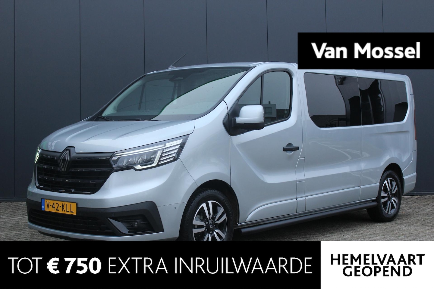 Renault Trafic - 2.0 Blue dC1 150Pk EDC T30 L2H1 Extra | Anniversary Edition | Navigatie | Draadloze Apple - AutoWereld.nl