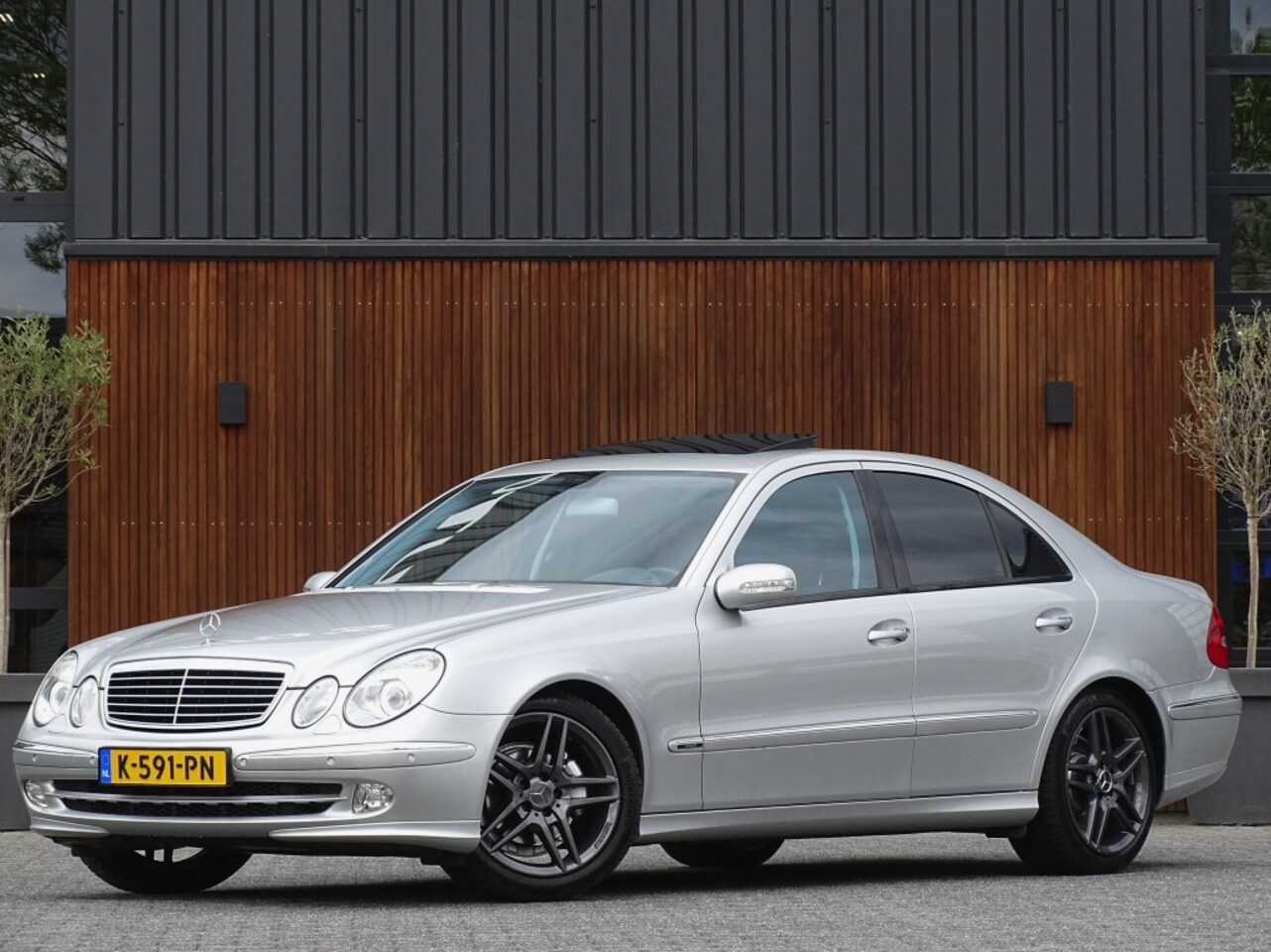 Mercedes-Benz E-klasse - 240 V6 Avantgarde / AMG / unieke conditie - AutoWereld.nl