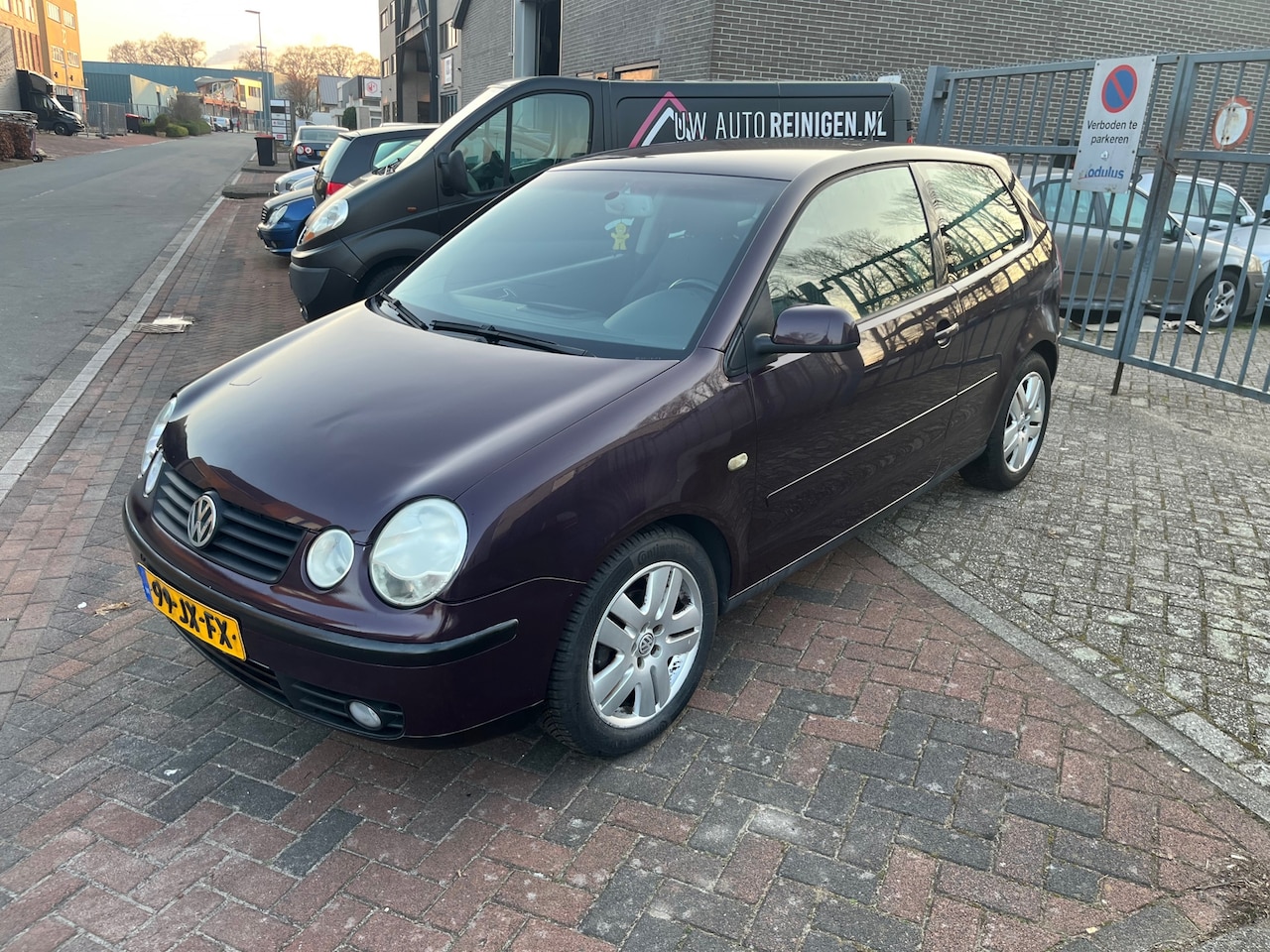 Volkswagen Polo - 1.4-16V Highline! 185 DKM NAP! Airco! Cruise - AutoWereld.nl