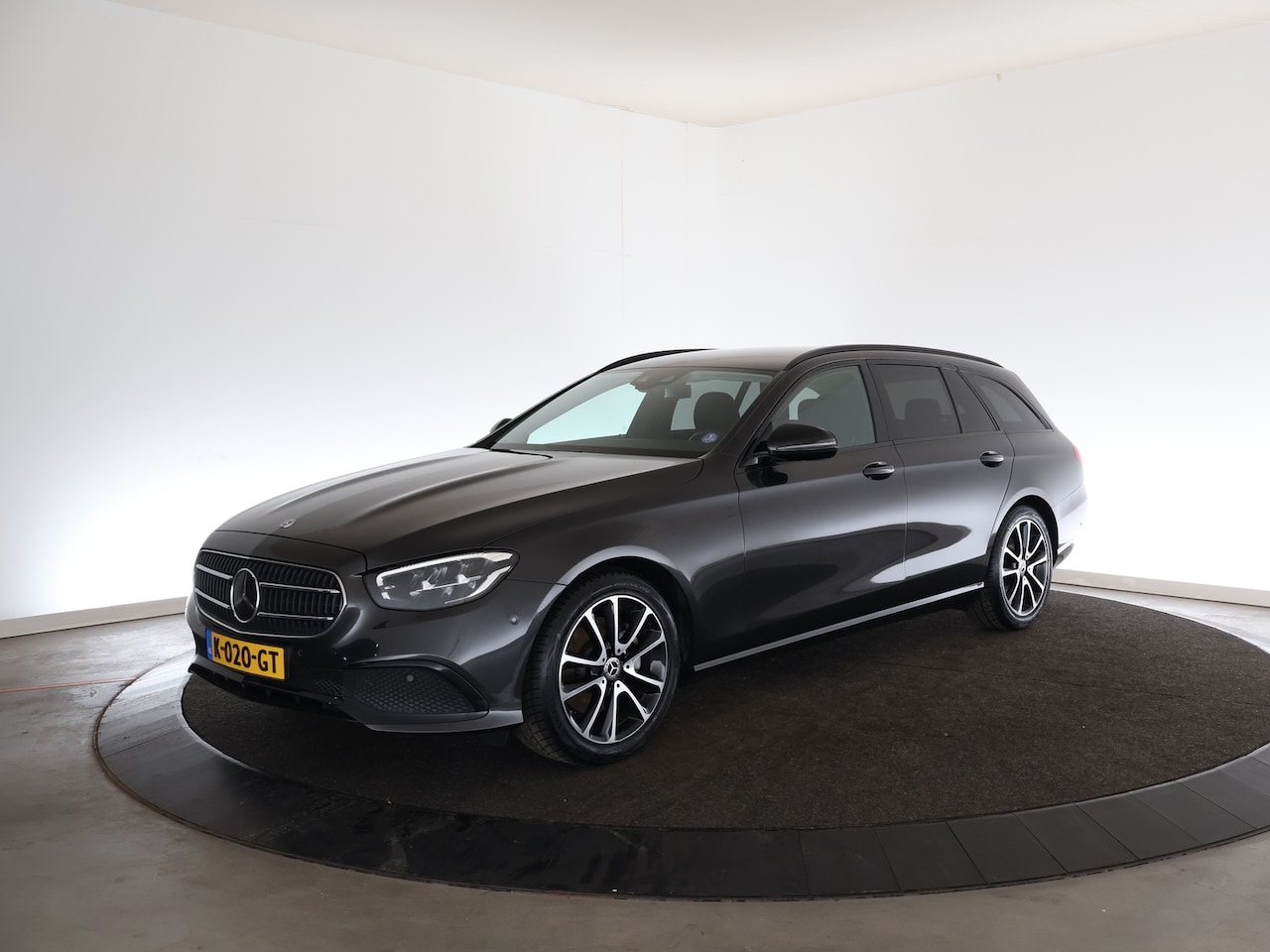 Mercedes-Benz E-klasse Estate - 200 Avantgarde | Carplay | Stoelverwarming | Adaptive Cruise Control | - AutoWereld.nl