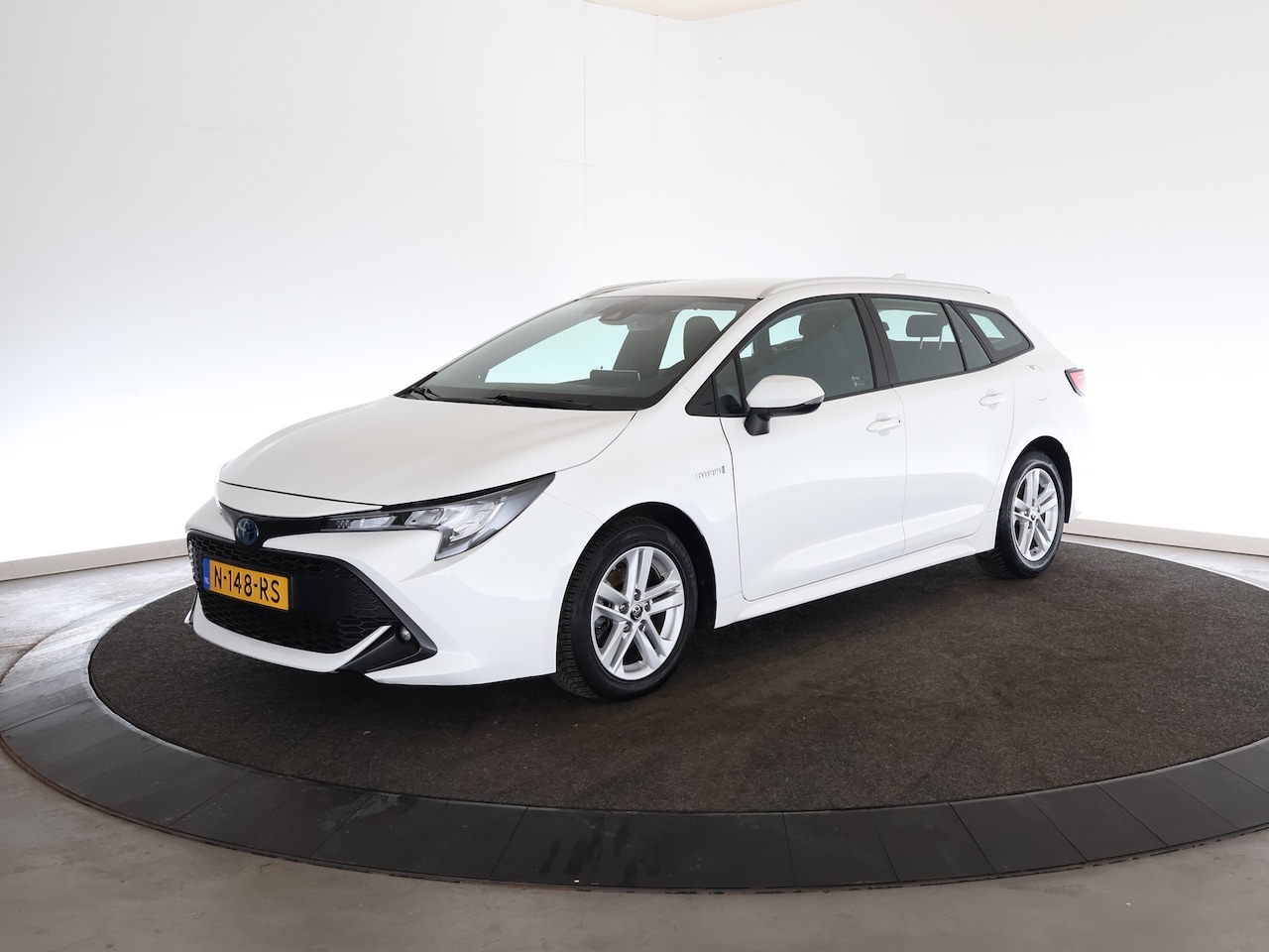 Toyota Corolla Touring Sports - 1.8 Hybrid Active | Carplay | Camera | Navigatie | - AutoWereld.nl
