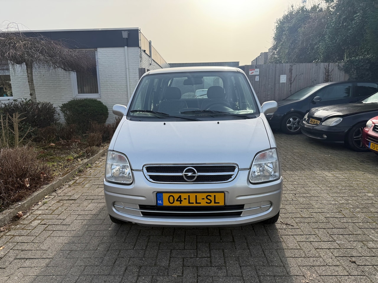 Opel Agila - 1.2-16V Comfort 1.2-16V Comfort - AutoWereld.nl
