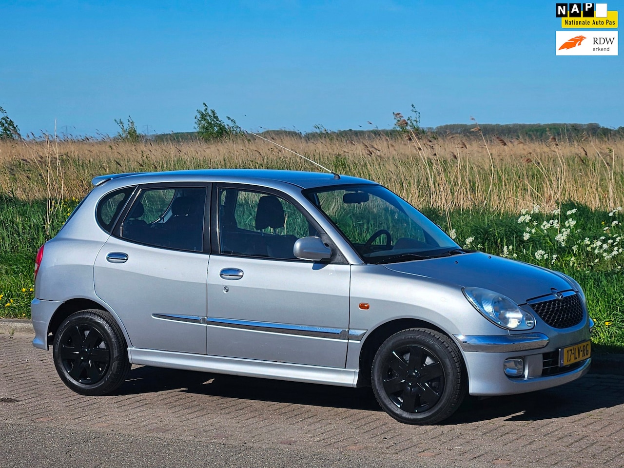 Daihatsu Sirion - 1.3-16V VTR Automaat / AIRCO / Stuurbekrachtiging ! - AutoWereld.nl