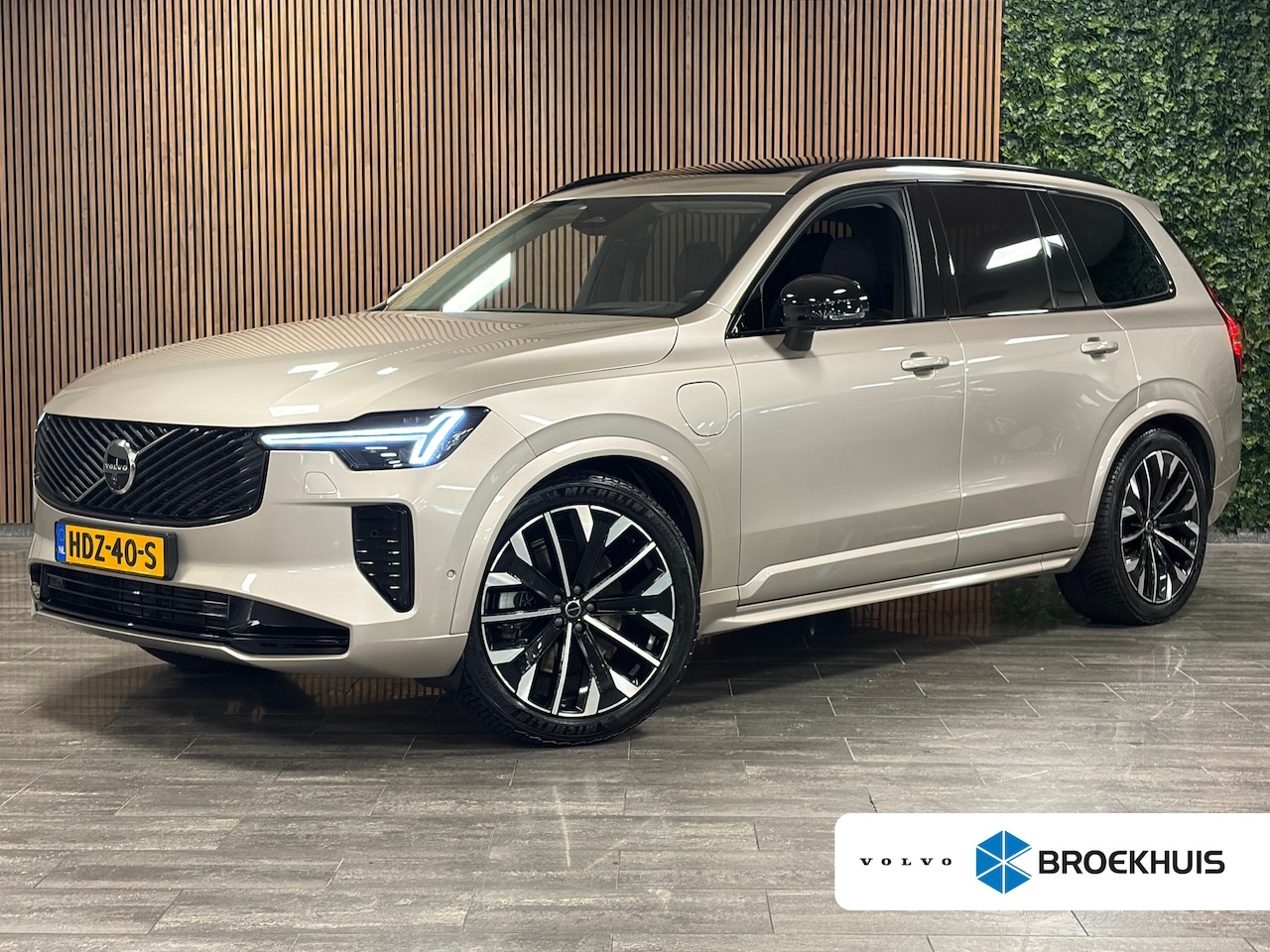 Volvo XC90 - T8 AWD Recharge Ultra Dark | Vol! | Bowers & Wilkins | Luchtvering | Stoelventilatie | Tre - AutoWereld.nl