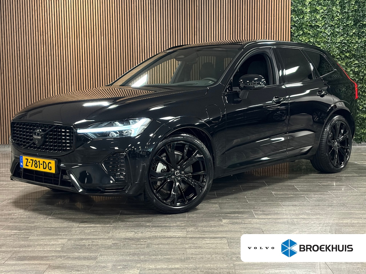 Volvo XC60 - T8 AWD Recharge Ultra Black Edition | Luchtvering | Trekhaak | 360° Camera | 455pk | Head- - AutoWereld.nl