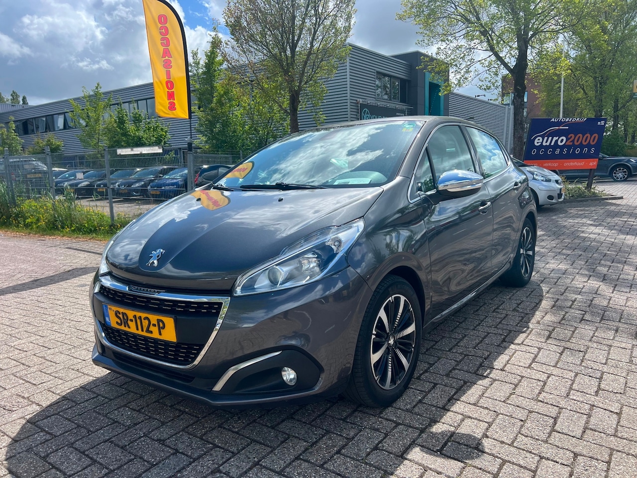 Peugeot 208 - 1.2 PureTech Allure - NAVIGATIE - NIEUWE APK ! - AutoWereld.nl