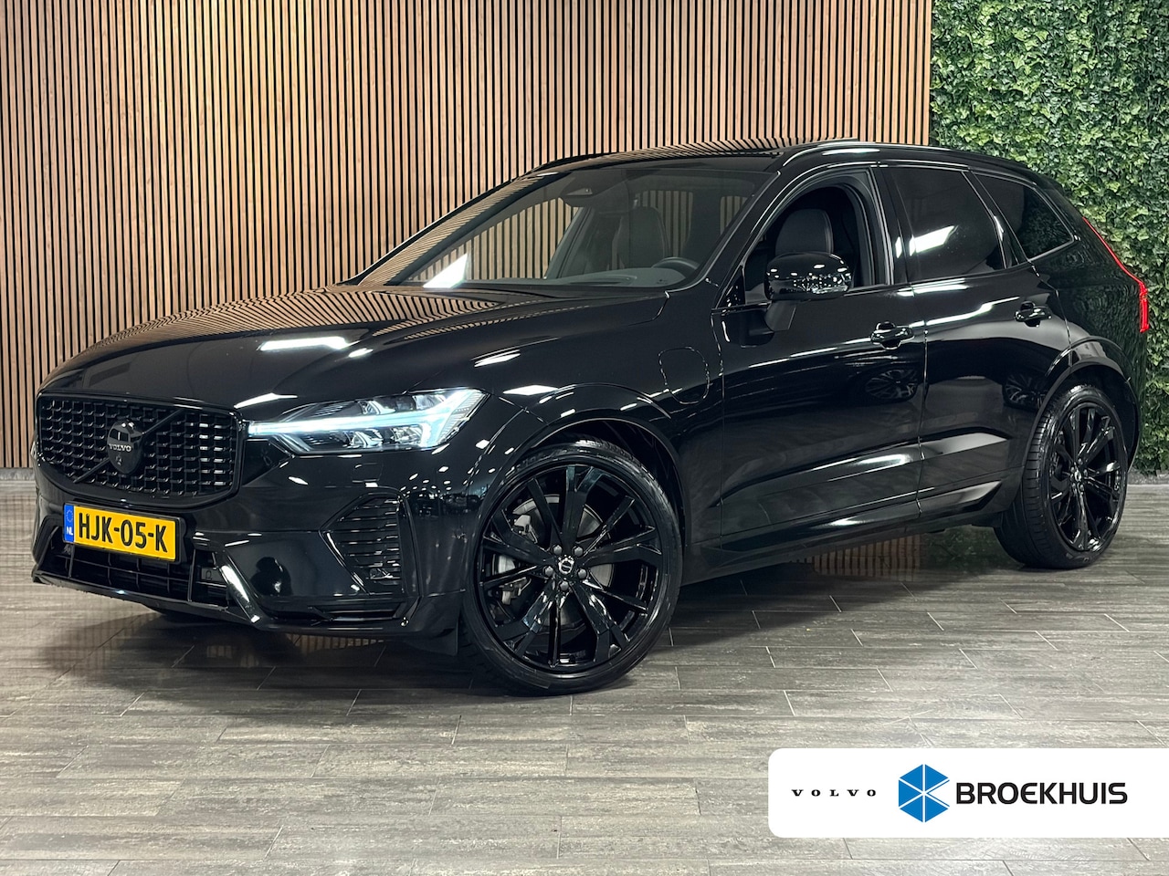 Volvo XC60 - T8 AWD Recharge Ultra Black Edition | Luchtvering | Trekhaak | 360° Camera | 455pk | Head- - AutoWereld.nl
