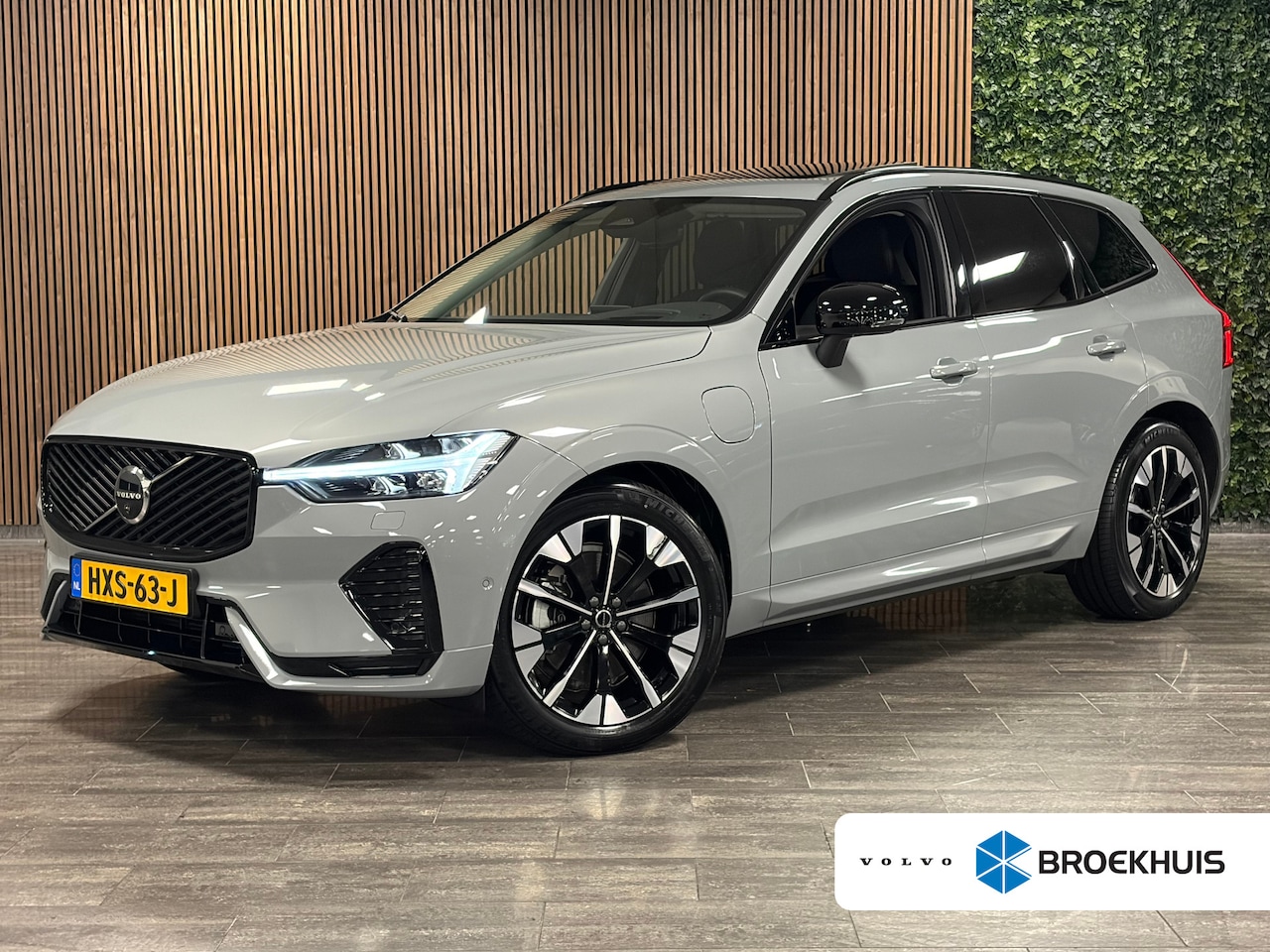 Volvo XC60 - T6 AWD Recharge Ultra Dark | MY26 | Luchtvering | Trekhaak | 360° Camera | Head-Up Display - AutoWereld.nl