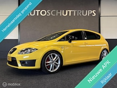 SEAT Leon - 2.0 TFSI Cupra 240 PK / Schaalstoelen / Carplay / LMV 18'' / NAP