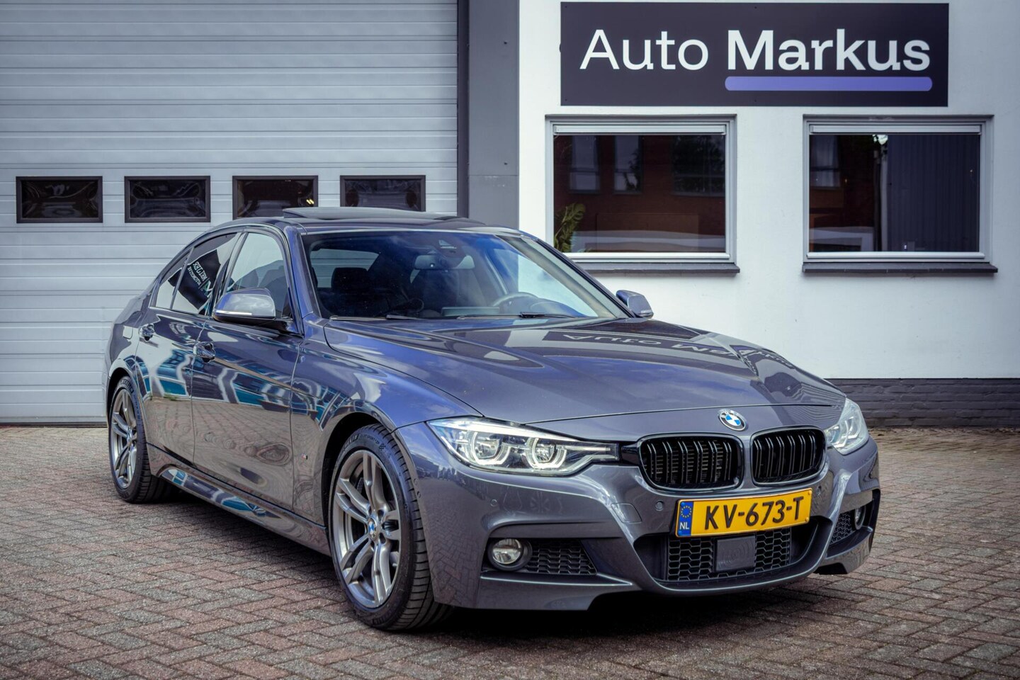 BMW 3-serie - 330e 3X M-Sport|Pano|ACC|HUD|Keyless|360|Harman/Kardon|Gereviseerde Accu - AutoWereld.nl