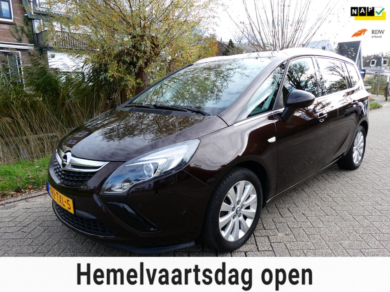 Opel Zafira Tourer - 1.4i 140pk Automaat 2e eig. Clima Navi Trekhaak 1250kg. - AutoWereld.nl