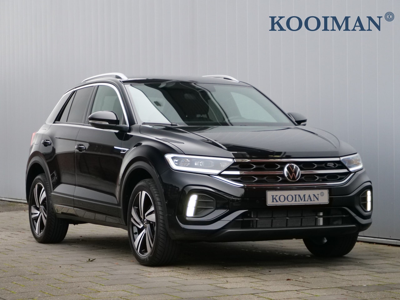 Volkswagen T-Roc - 1.5 TSI R-Line 150 Pk DSG Automaat DAB / Apple Carplay / Camera - AutoWereld.nl
