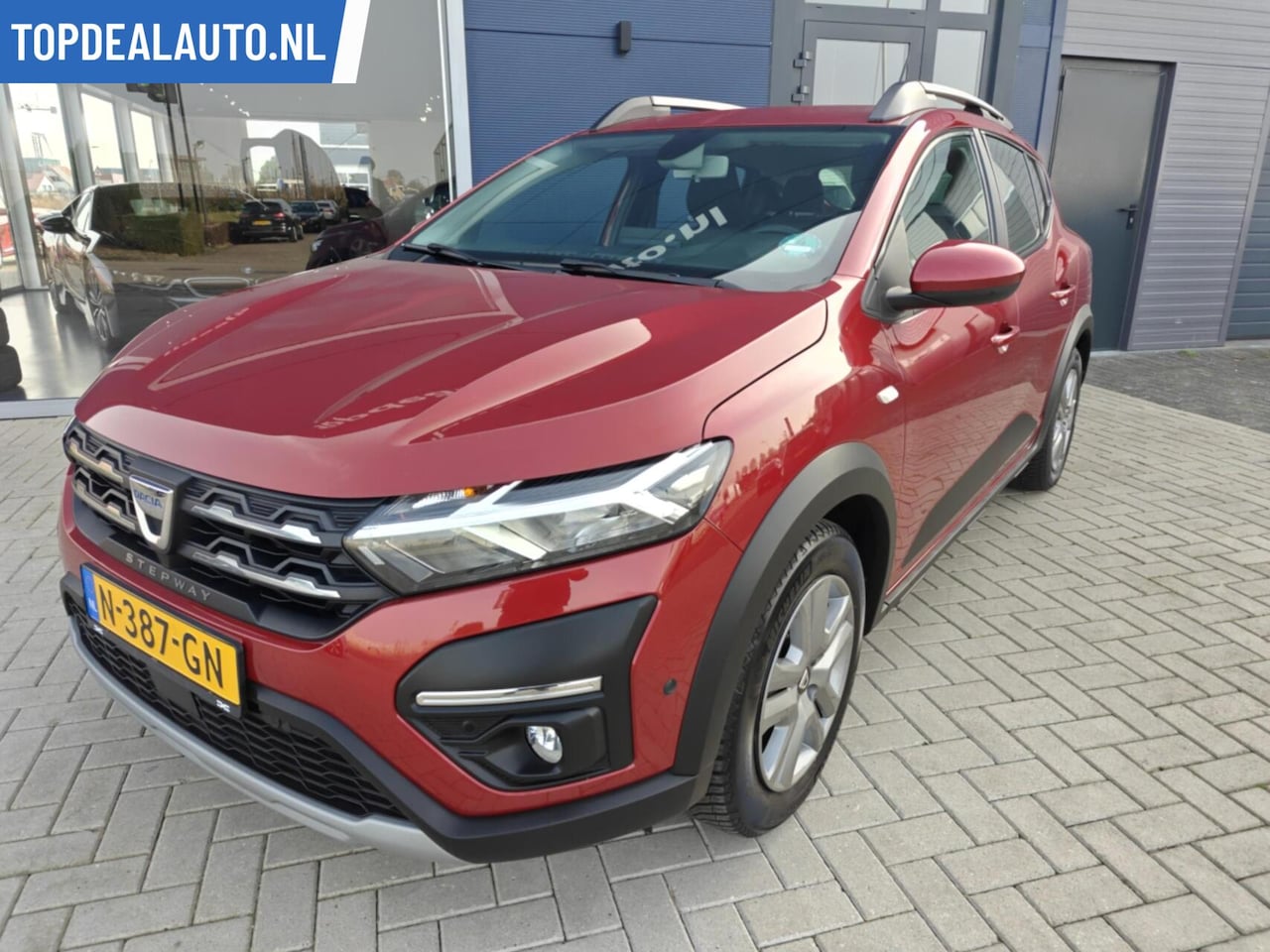 Dacia Sandero Stepway - 1.0 TCe 100 Bi-Fuel Carplay/Led/Camera - AutoWereld.nl