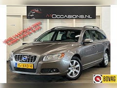 Volvo V70 - 2.0T Summum + AUTOMAAT + LEDER
