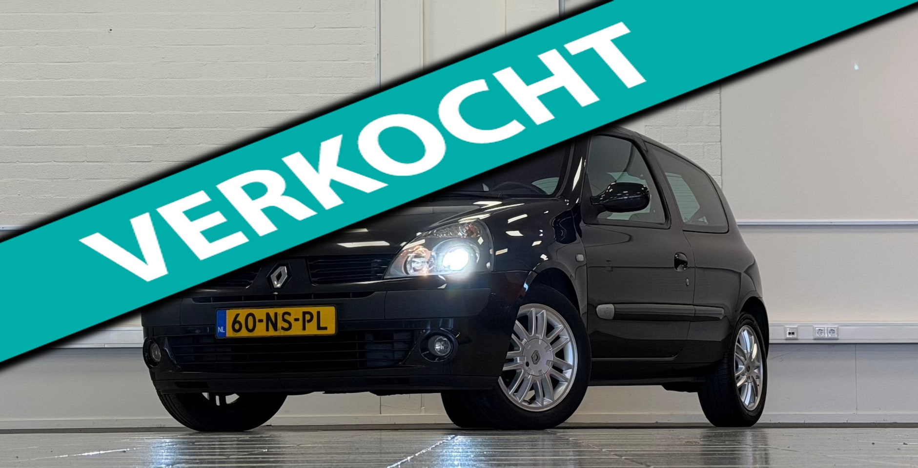 Renault Clio - 1.6i 16V Initiale Leer Clima 3e Eigenaar LED Nieuwe APK - AutoWereld.nl