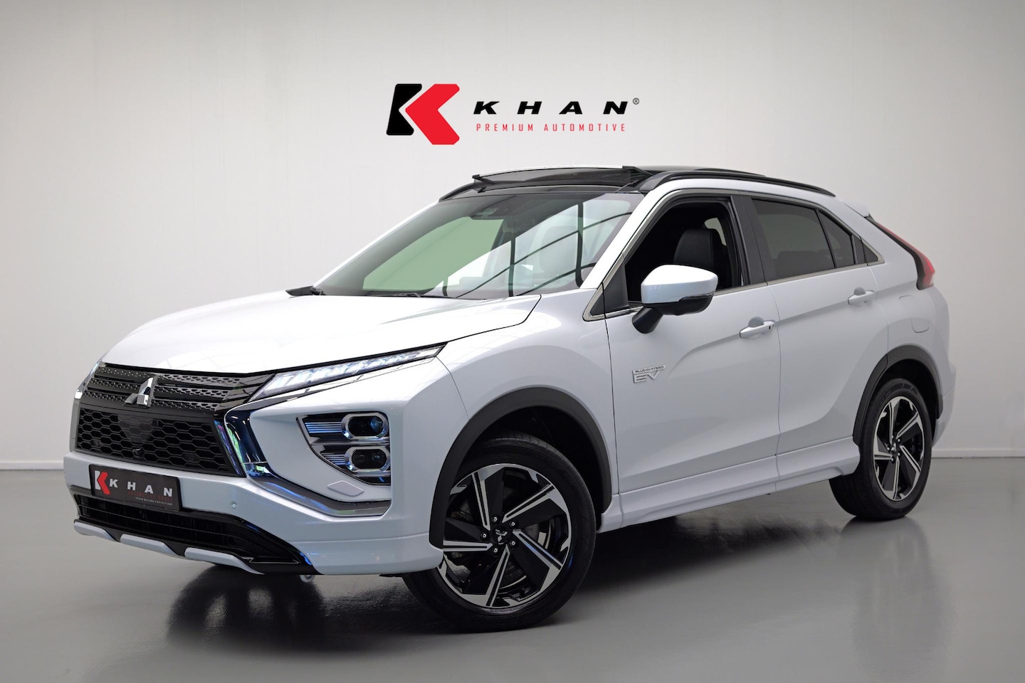 Mitsubishi Eclipse Cross - 2.4 PHEV Instyle |Pano|HUD|Leder|360|Trekhaak| - AutoWereld.nl