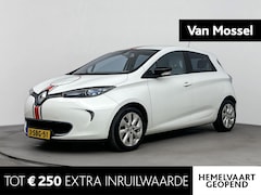 Renault Zoe - Q210 Zen Quickcharge 40 kWh Koopaccu 89PK | Navigatie | Climate Control | Parkeersensoren