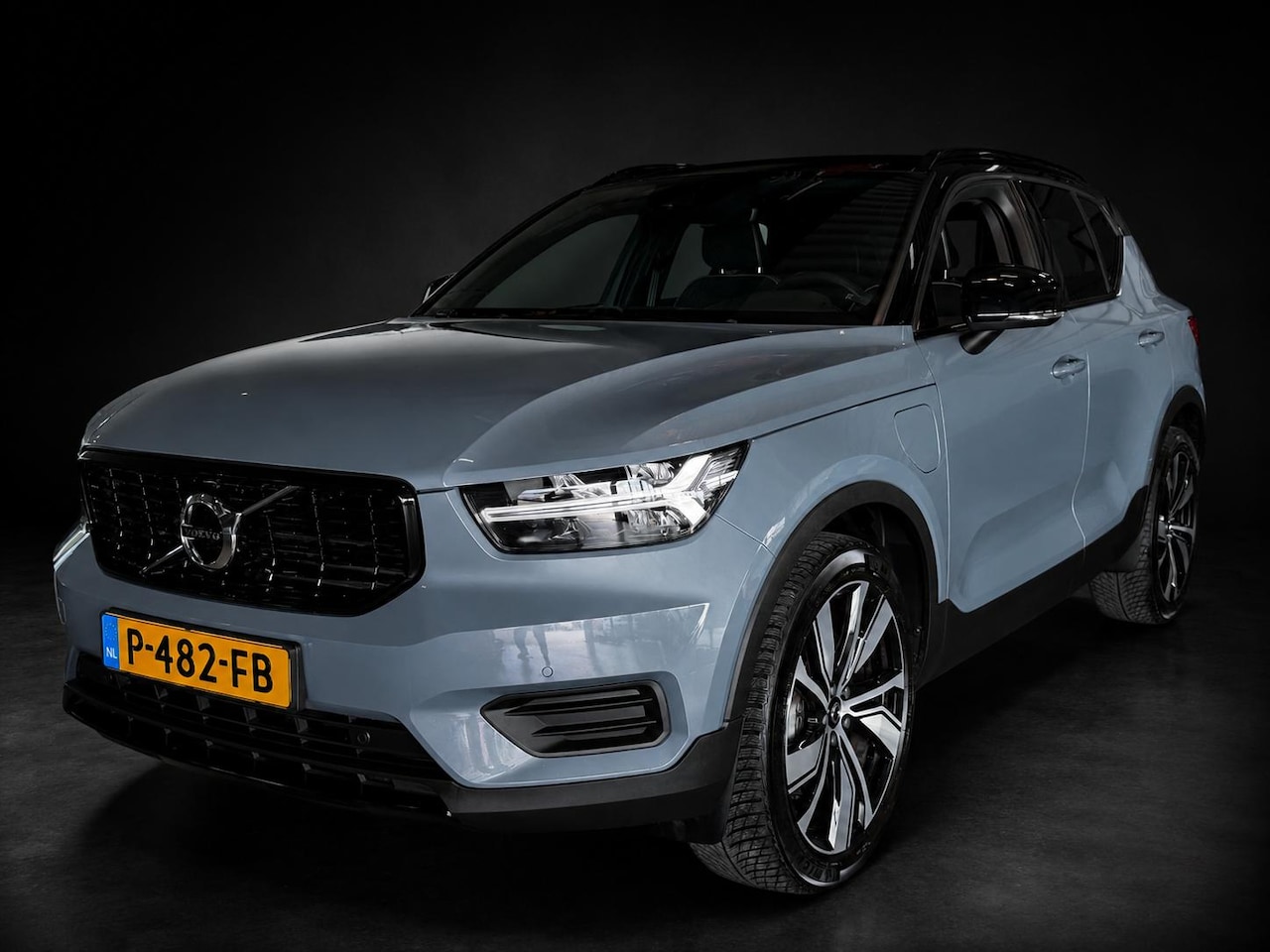 Volvo XC40 - 1.5 T4 Recharge R-Design 1.5 T4 Recharge R-Design - AutoWereld.nl