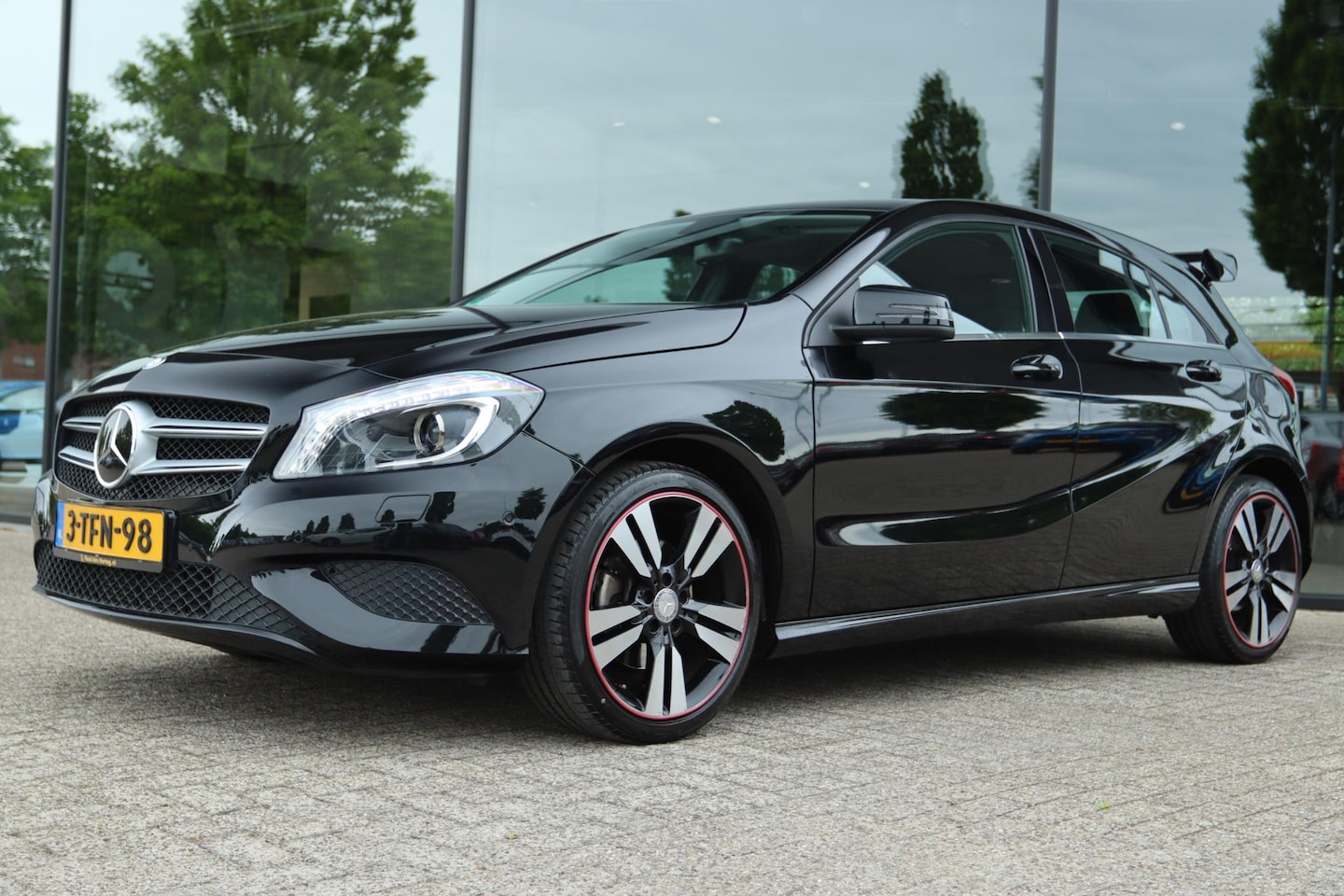 Mercedes-Benz A-klasse - 180 AMBITION NAP | XENON | CRUISE | NAVI | PDC | LMV | URBAN PAKKET - AutoWereld.nl