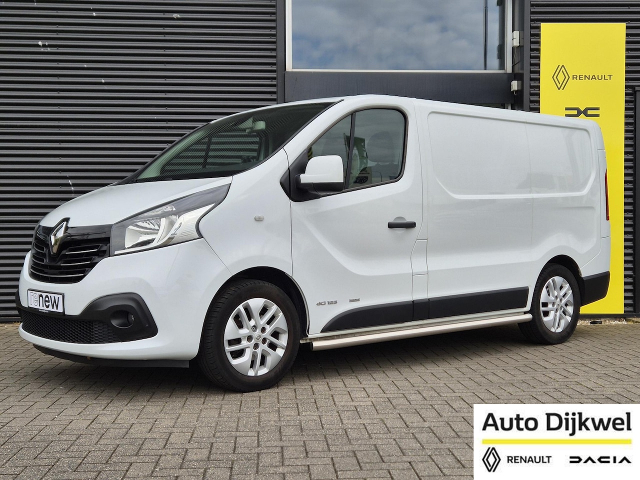 Renault Trafic - 1.6 dCi T29 L1H1 Luxe Energy Trekhaak, Camera, Climate/Cruise Control, RVS Sidebars, 3-zit - AutoWereld.nl