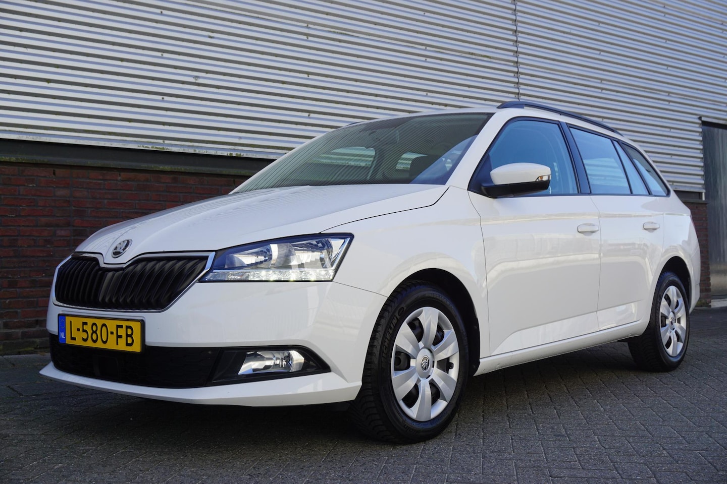 Skoda Fabia Combi - 1.0 TSI Ambition Automaat/Navigatie/Nette Auto/ Goed onderhouden! - AutoWereld.nl