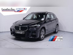 BMW X1 - sDrive20i M Sport Panoramadak 1e Eig. NAP Head up Camera Apple Carplay Led koplampen