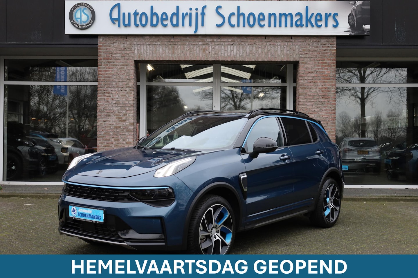 Lynk & Co 01 - 1.5 MY23! ZWARTE-HEMEL ROLHOES MY23 360-CAMERA PANO/SCHUIF INFINITY DAB NAVI CARPLAY STOEL - AutoWereld.nl