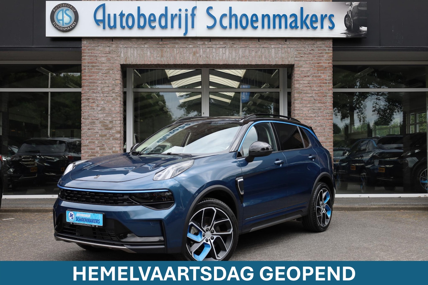 Lynk & Co 01 - 1.5 261PK! 6.6 Kwh LADEN! 360-CAMERA PANO/SCHUIF INFINITY DAB NAVI CARPLAY STOELVERWARMING - AutoWereld.nl