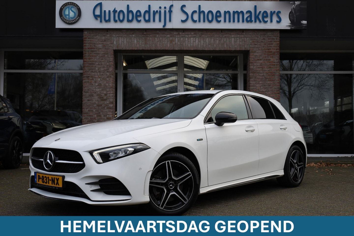 Mercedes-Benz A-klasse - 250 e Premium AMG FULL-LED WIDESCREEN SFEERVERL. NIGHTPAKKET LEER/ALCANTARA STOELVERW. CA - AutoWereld.nl