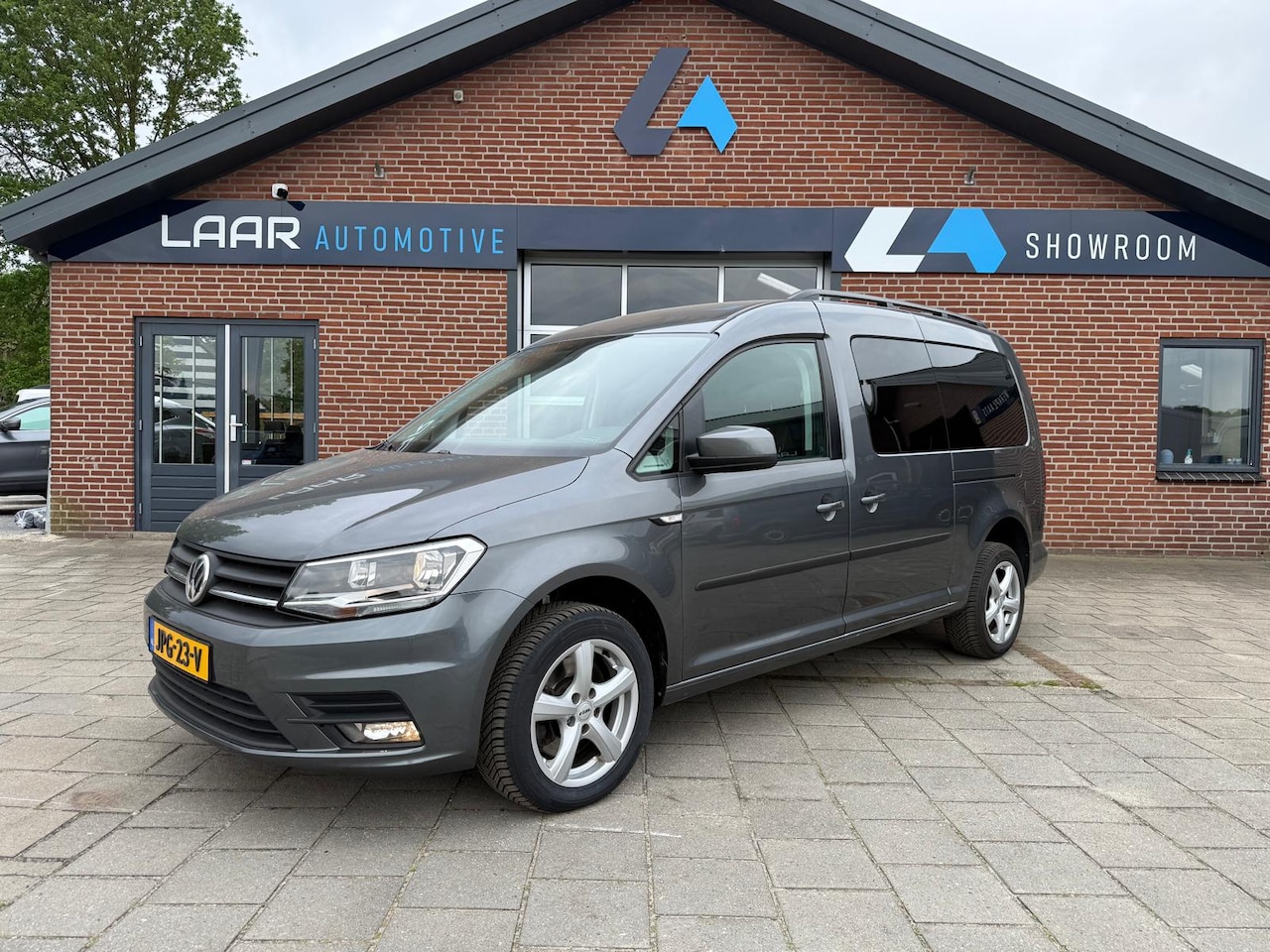 Volkswagen Caddy Maxi - 1.4 TSI Trendline 5p 92kw Life ( Achterdeurtjes | Carplay | Android | Trekhaak | parkeerse - AutoWereld.nl