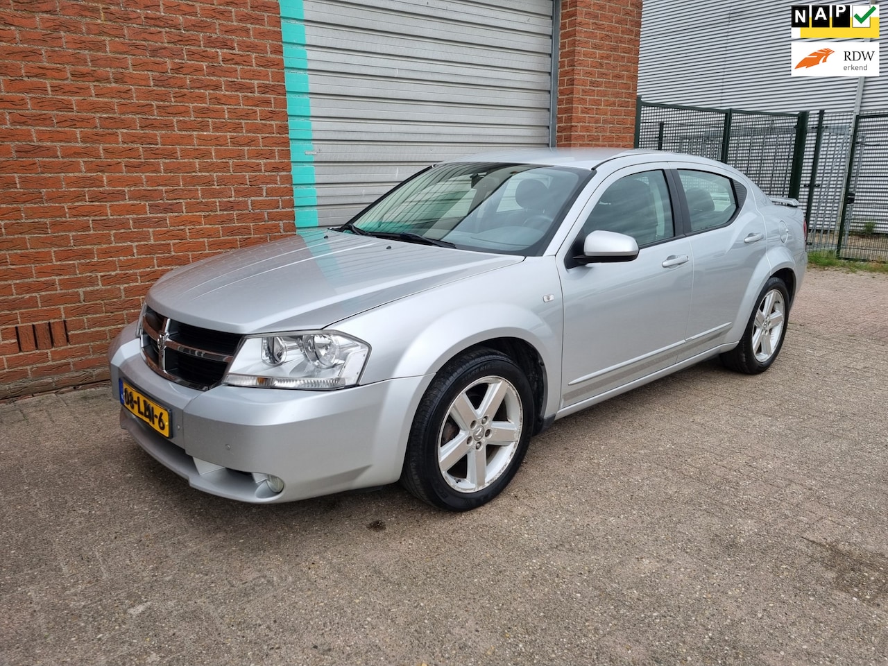 Dodge Avenger - 2.0 SE NAV.+ Airco Bj:2010 NAP! - AutoWereld.nl