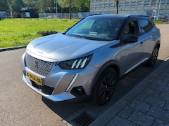 Peugeot e-2008 - EV GT Pack 50 kWh 136 pk | Navigatie | Stoelverwarming | Climate control | Cruise control