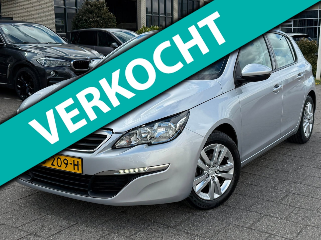 Peugeot 308 - 1.2 PureTech Active l NAVI l TREKHAAK - AutoWereld.nl