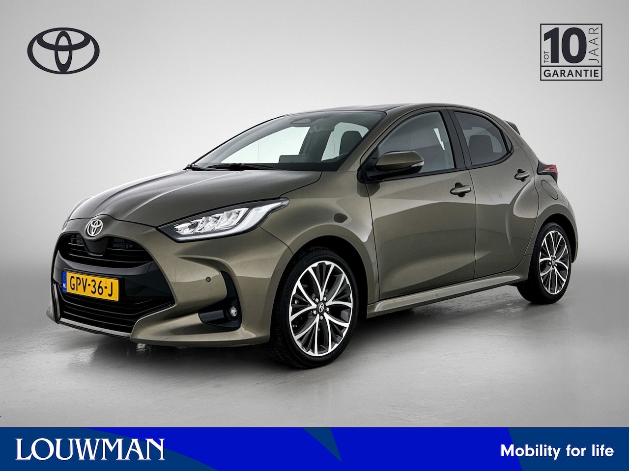 Toyota Yaris - 1.5 Hybrid 130 Executive | Navigatie | BLS | PDC | Stuur-Stoelverwarming | - AutoWereld.nl