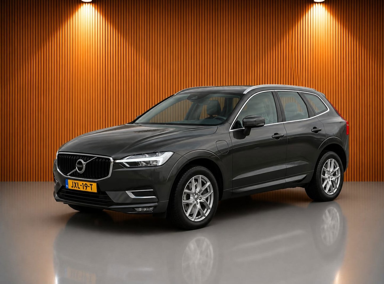 Volvo XC60 - 2.0 T8 Twin Engine AWD Momentum Pro 2.0 T8 Twin Engine AWD Momentum Pro - AutoWereld.nl