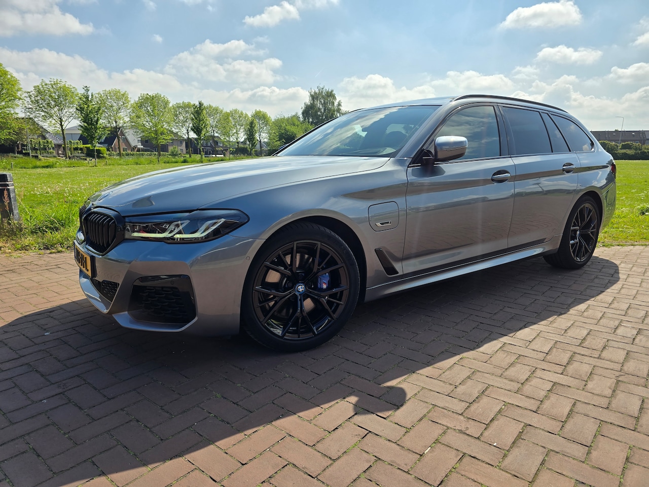 BMW 5-serie Touring - 530e Business Edition Plus M-sport- PANO - ADAPTIVE CC - AutoWereld.nl